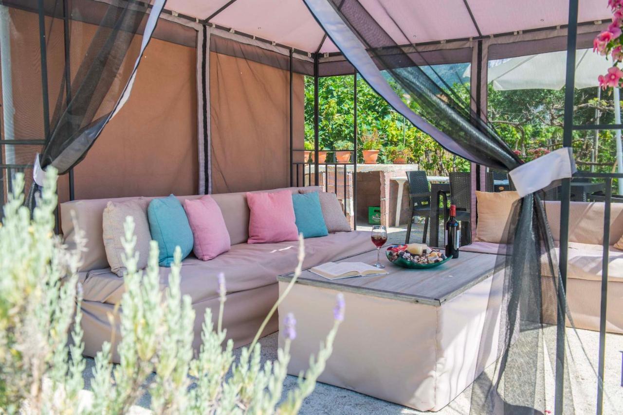 Zoe Boutique Apartment Ахарави Екстериор снимка