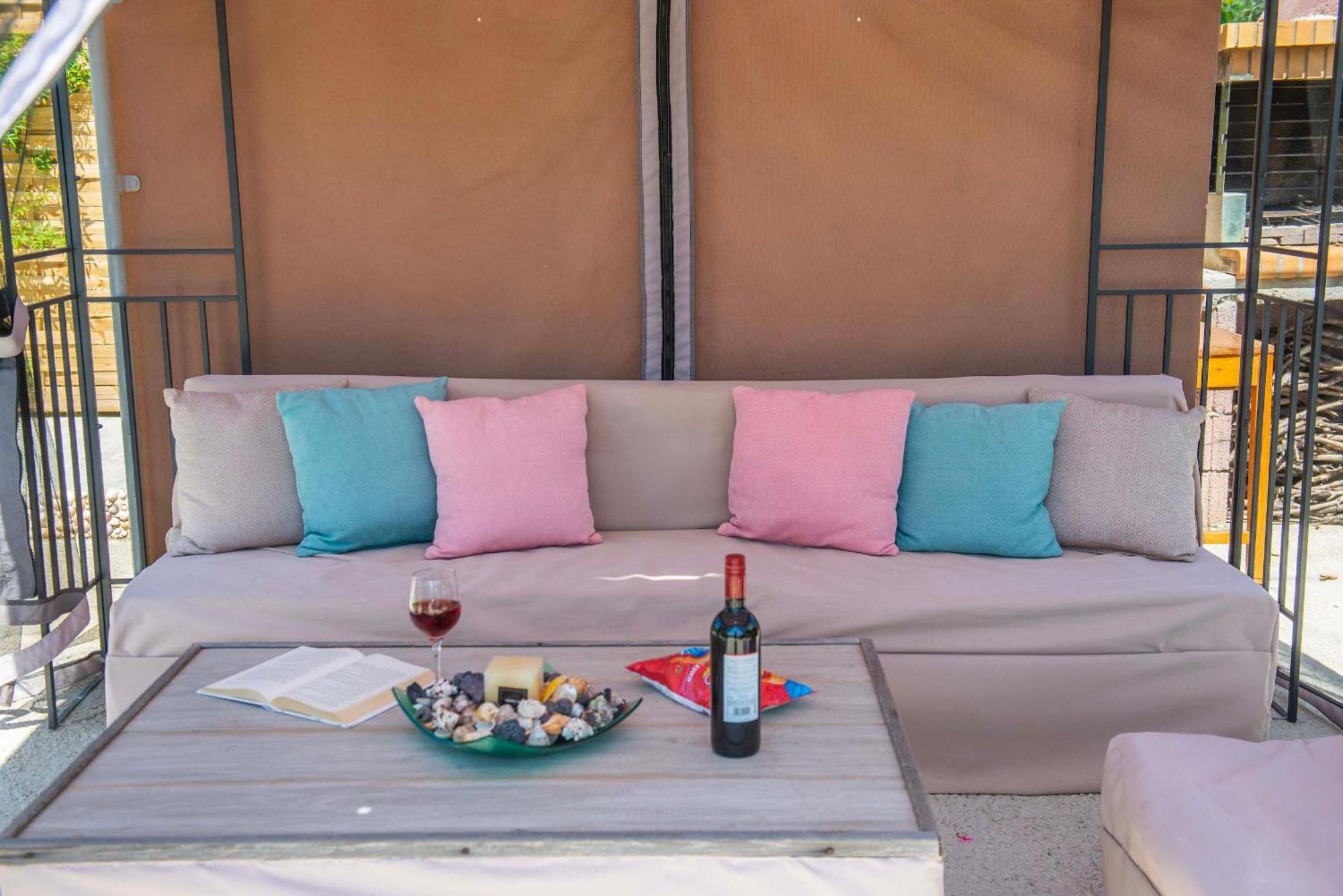 Zoe Boutique Apartment Ахарави Екстериор снимка