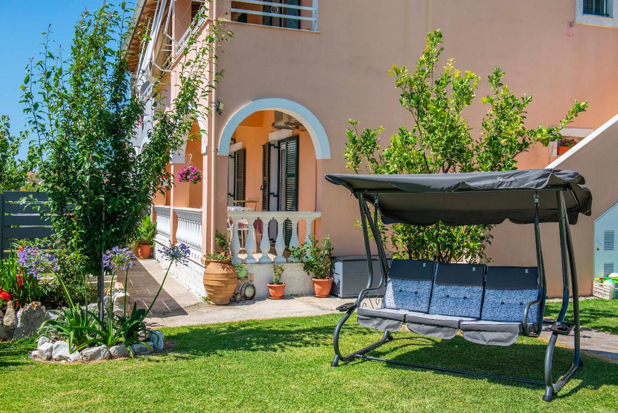 Zoe Boutique Apartment Ахарави Екстериор снимка